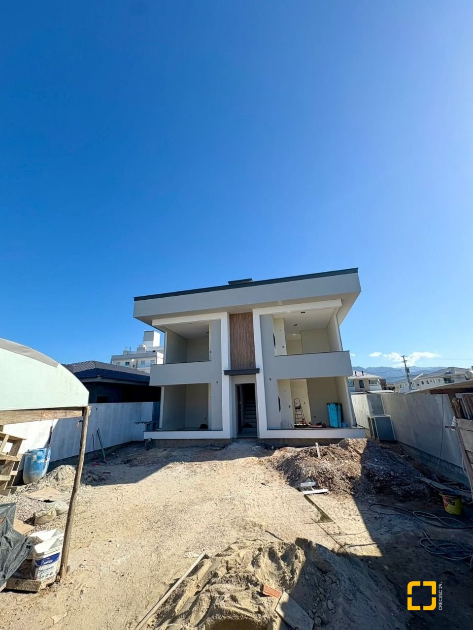 Casa com 63m², 2 quartos (sendo 1 suíte), 1 garagem, no bairro Nova Palhoça em Palhoça