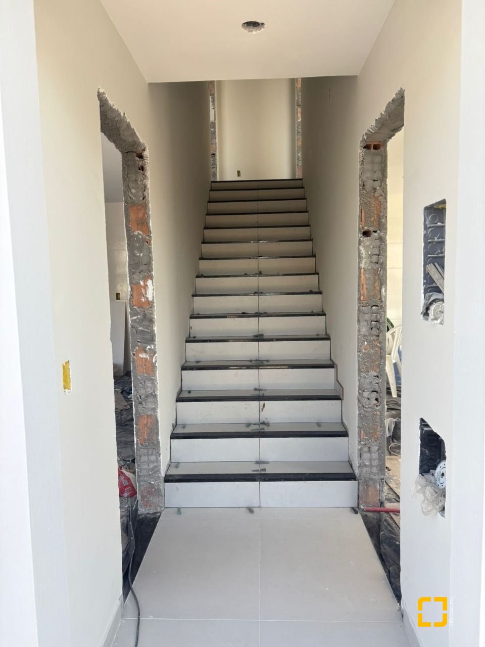 Casa com 63m², 2 quartos (sendo 1 suíte), 1 garagem, no bairro Nova Palhoça em Palhoça