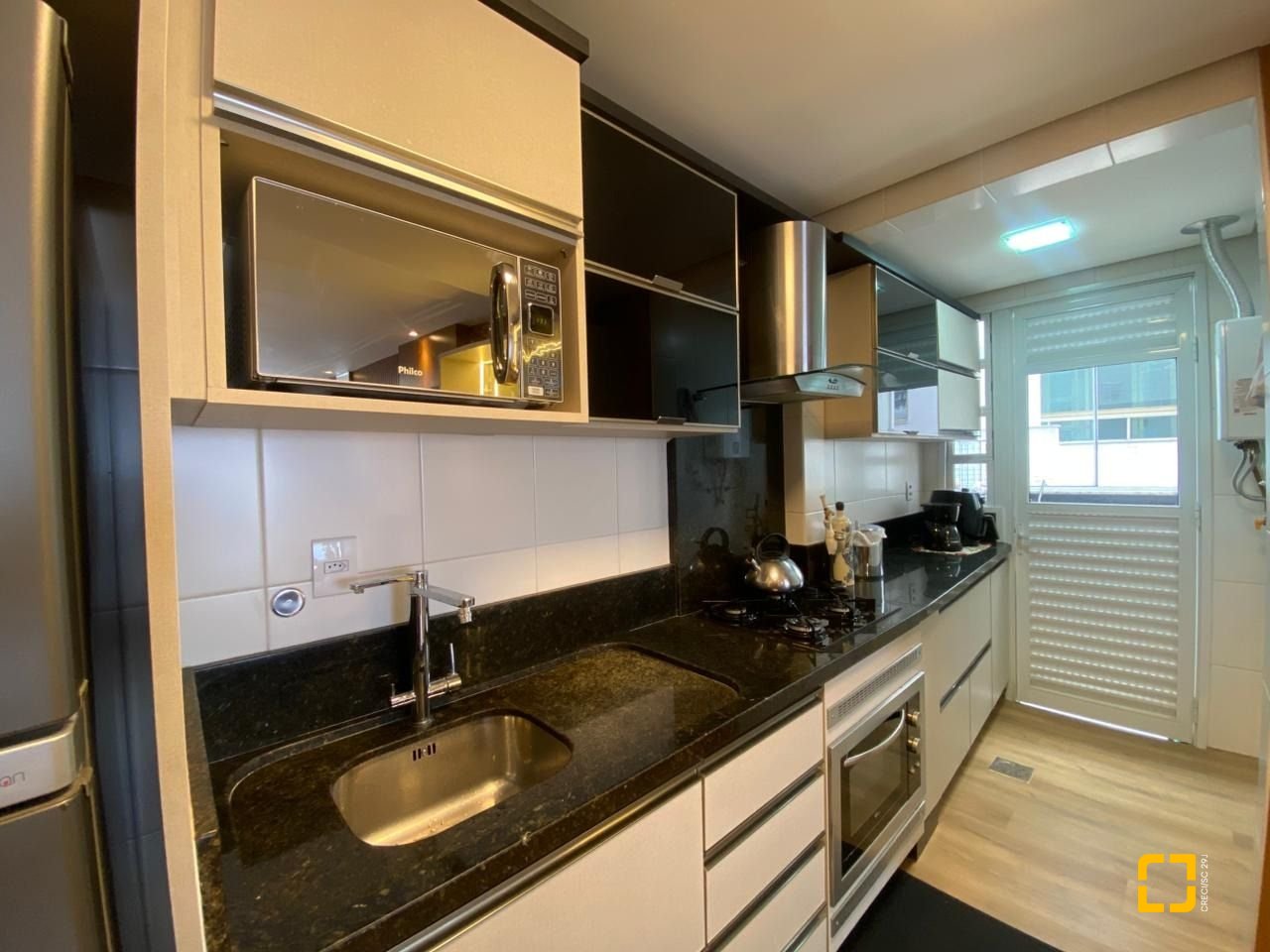 Apartamento com 72m², 3 quartos (sendo 1 suíte), 1 garagem, no bairro Bom Abrigo em Florianópolis