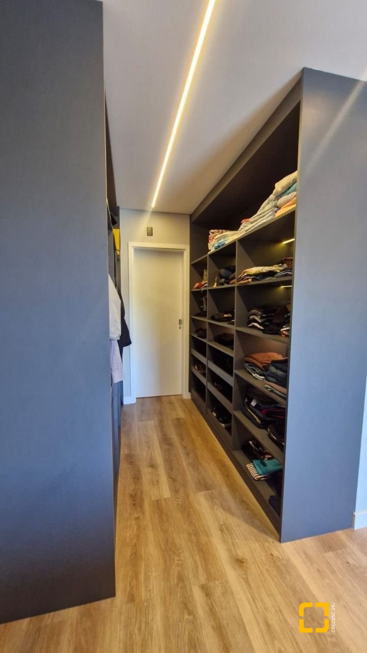 Casa de Condomínio com 228m², 3 quartos (sendo 1 suíte), 2 garagens, no bairro Vargem Grande em Florianópolis