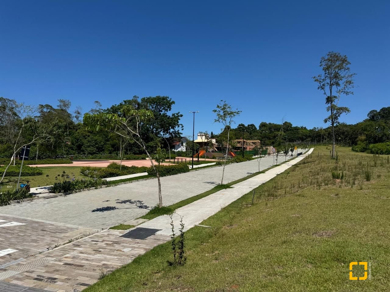 Terreno com 377m², no bairro Campeche em Florianópolis