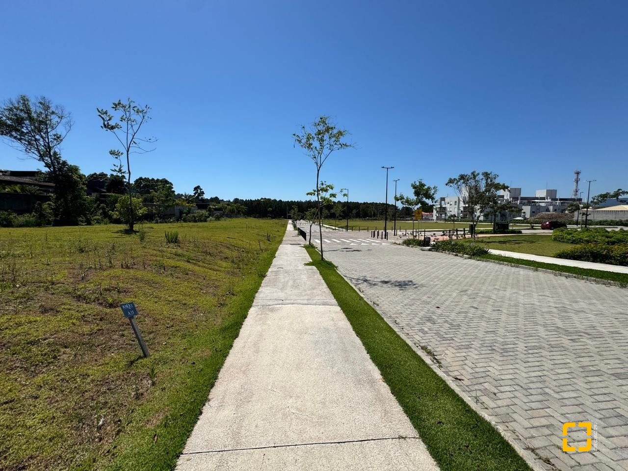 Terreno com 377m², no bairro Campeche em Florianópolis