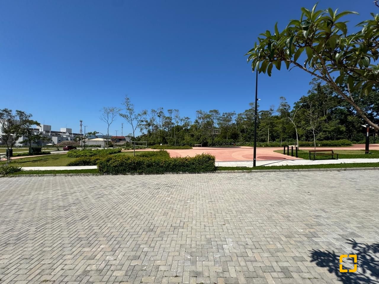 Terreno com 377m², no bairro Campeche em Florianópolis
