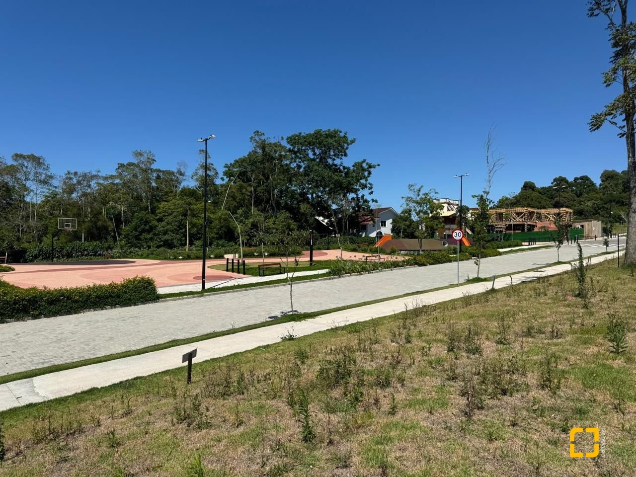 Terreno com 372m², no bairro Campeche em Florianópolis