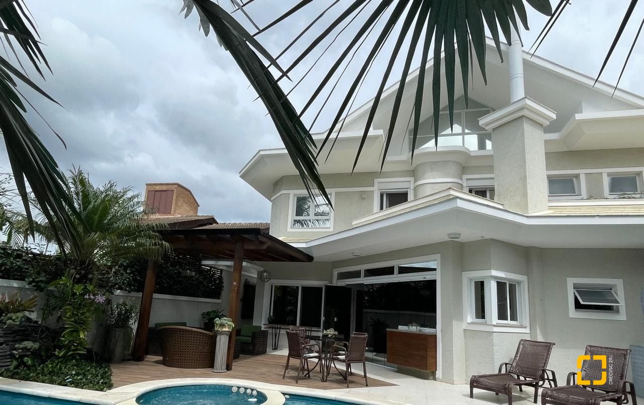 Casa com 416m², 10 quartos (sendo 5 suítes), 6 garagens, no bairro Jurerê Internacional em Florianópolis