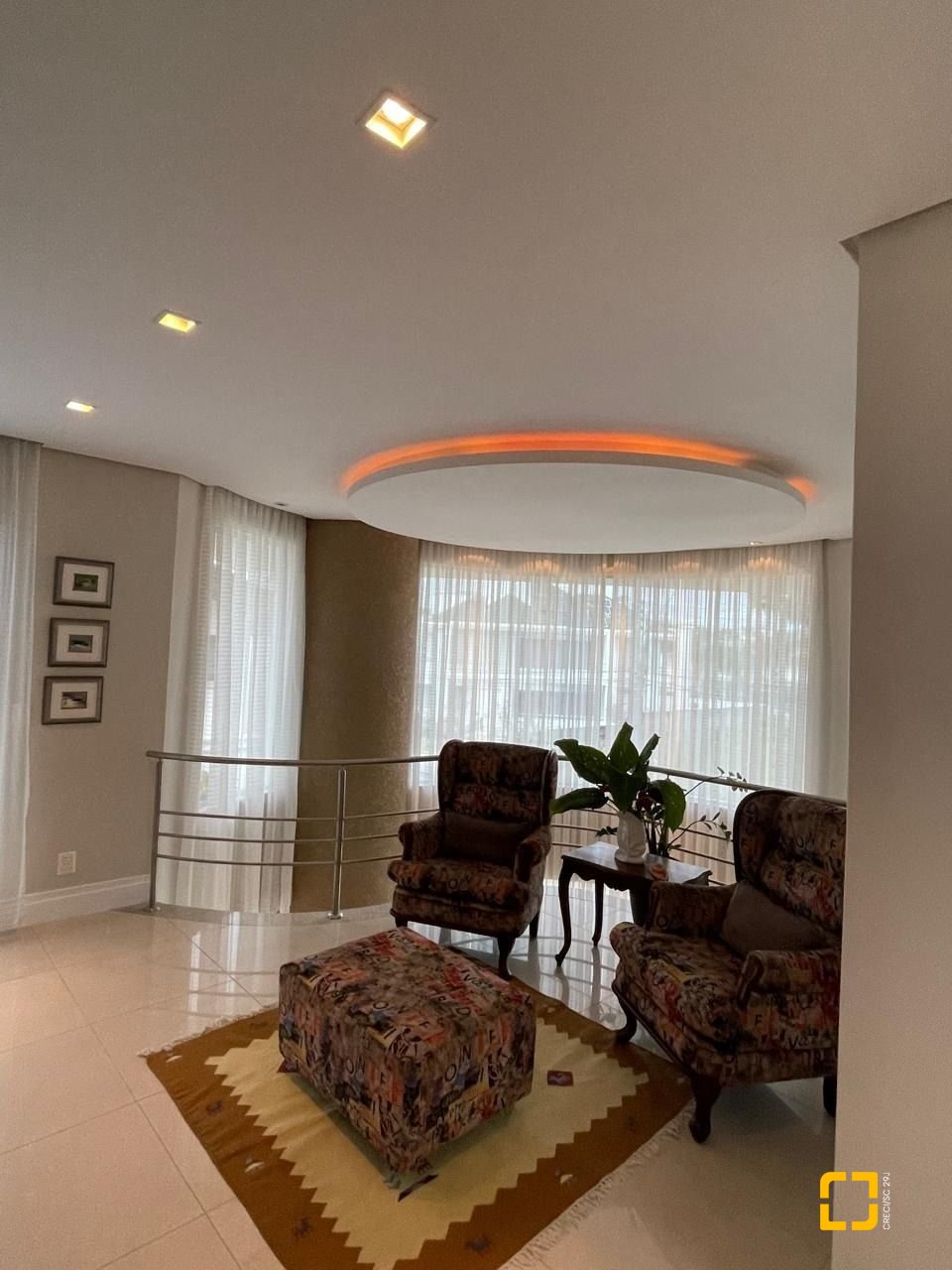 Casa com 416m², 10 quartos (sendo 5 suítes), 6 garagens, no bairro Jurerê Internacional em Florianópolis