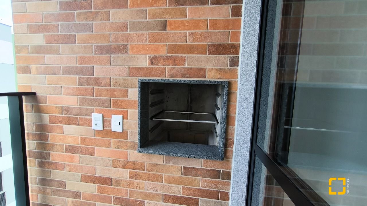 Apartamento com 72m², 4 quartos (sendo 2 suítes), 2 garagens, no bairro Balneário em Florianópolis