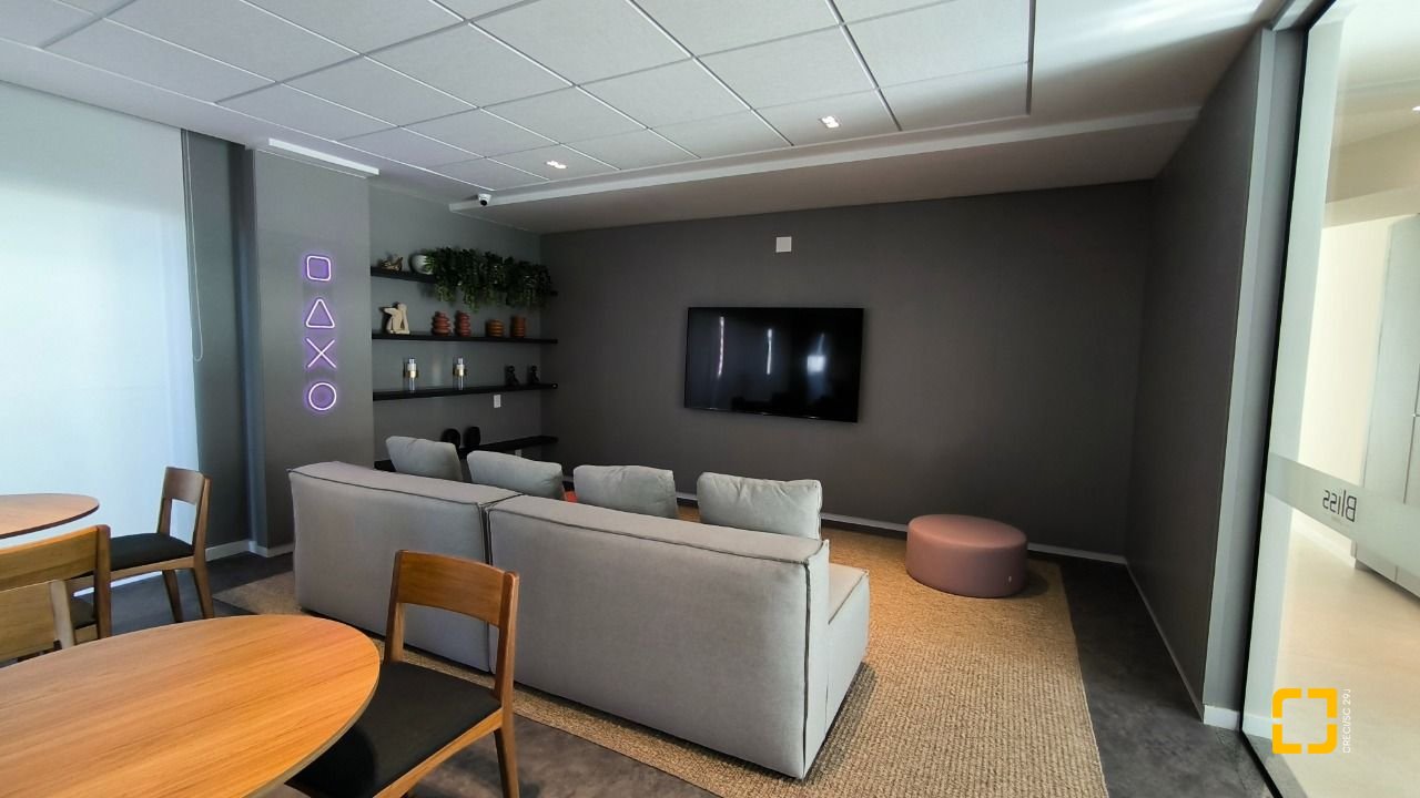 Apartamento com 72m², 4 quartos (sendo 2 suítes), 2 garagens, no bairro Balneário em Florianópolis