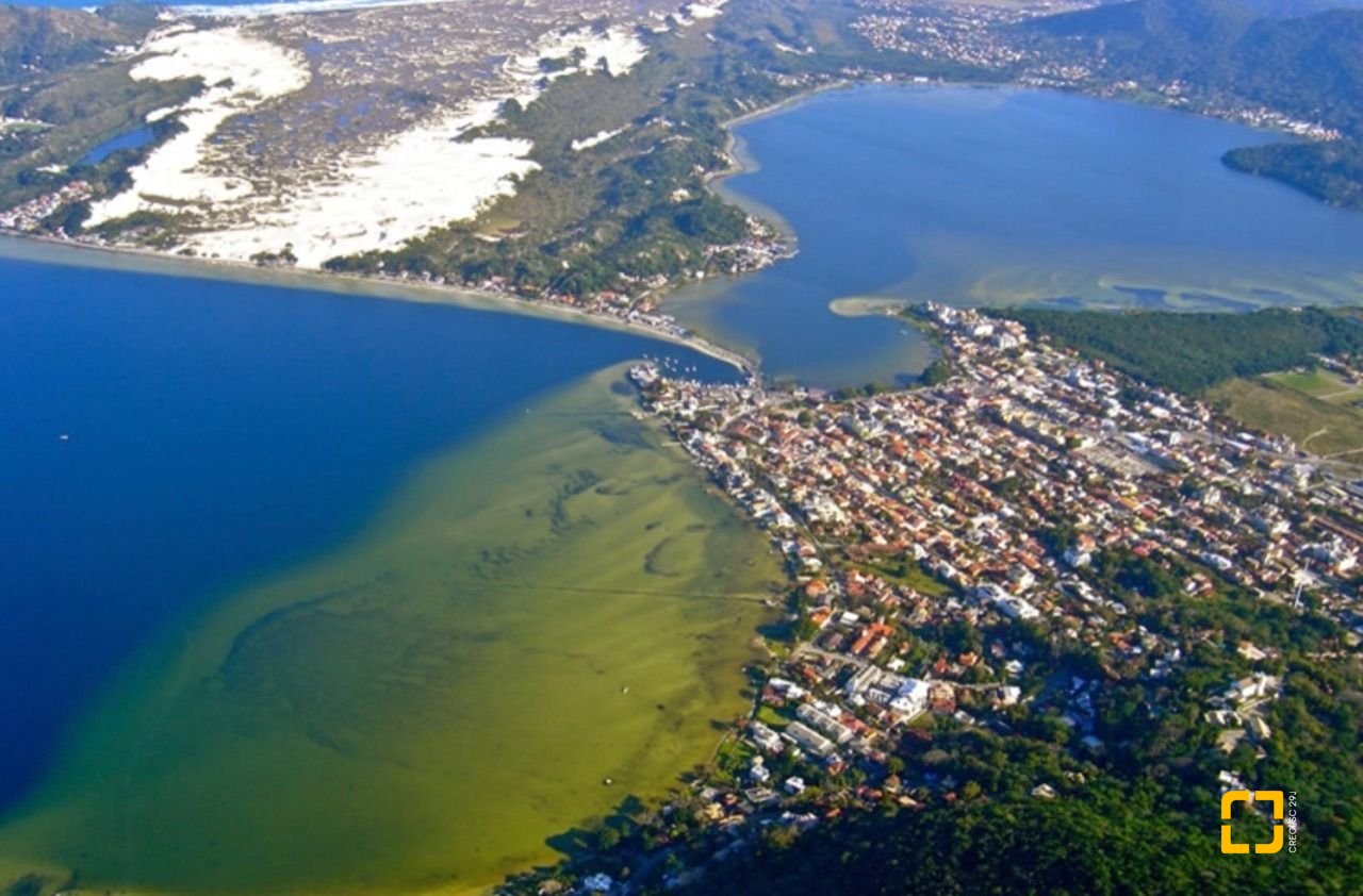 Casa com 130m², 5 quartos (sendo 1 suíte), 2 garagens, no bairro Campeche em Florianópolis