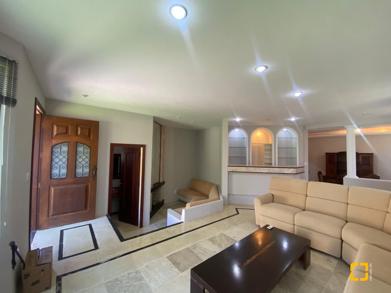 Casa com 304m², 6 quartos (sendo 2 suítes), 2 garagens, no bairro João Paulo em Florianópolis