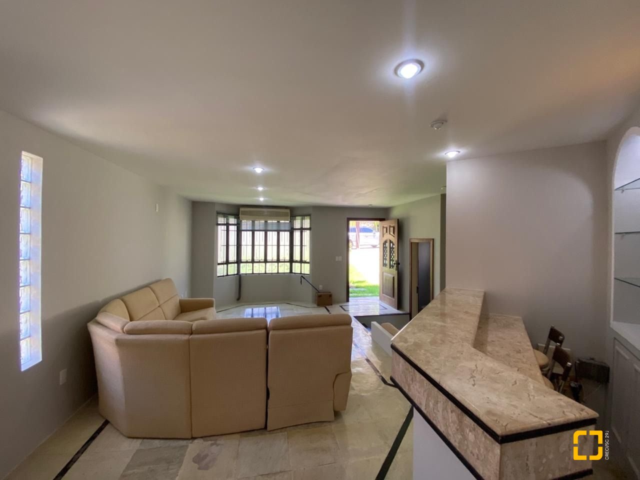Casa com 304m², 6 quartos (sendo 2 suítes), 2 garagens, no bairro João Paulo em Florianópolis