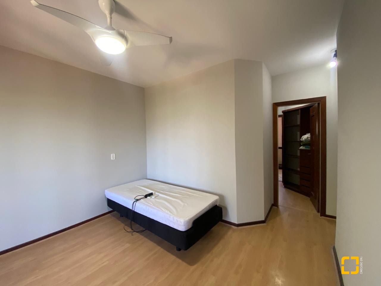 Casa com 304m², 6 quartos (sendo 2 suítes), 2 garagens, no bairro João Paulo em Florianópolis