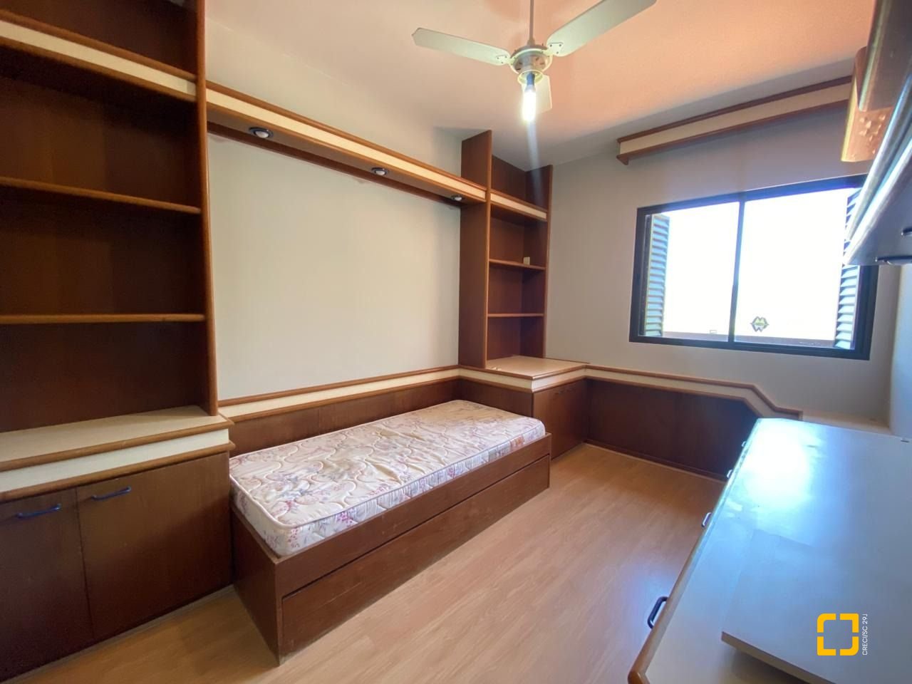 Casa com 304m², 6 quartos (sendo 2 suítes), 2 garagens, no bairro João Paulo em Florianópolis