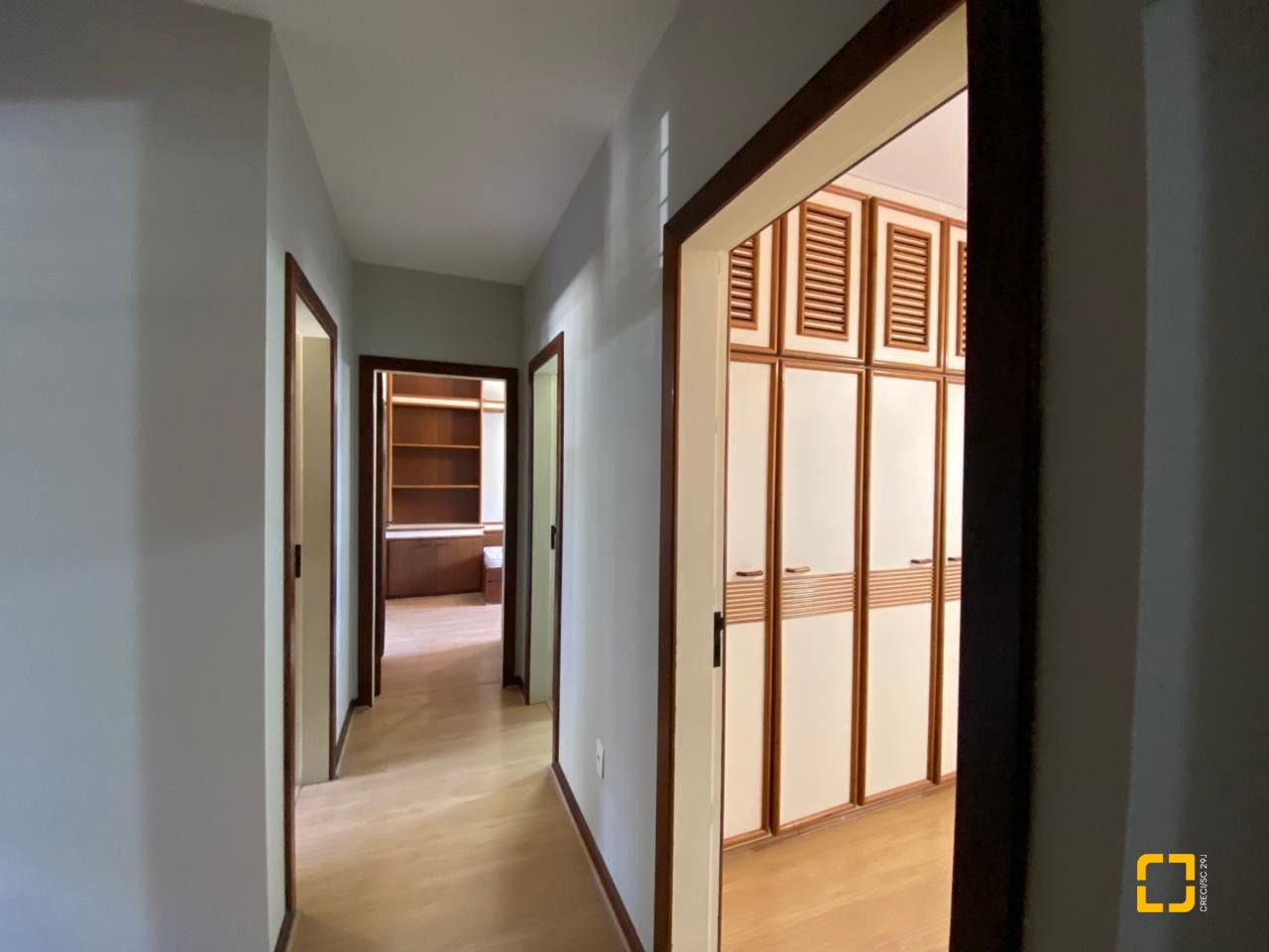 Casa com 304m², 6 quartos (sendo 2 suítes), 2 garagens, no bairro João Paulo em Florianópolis