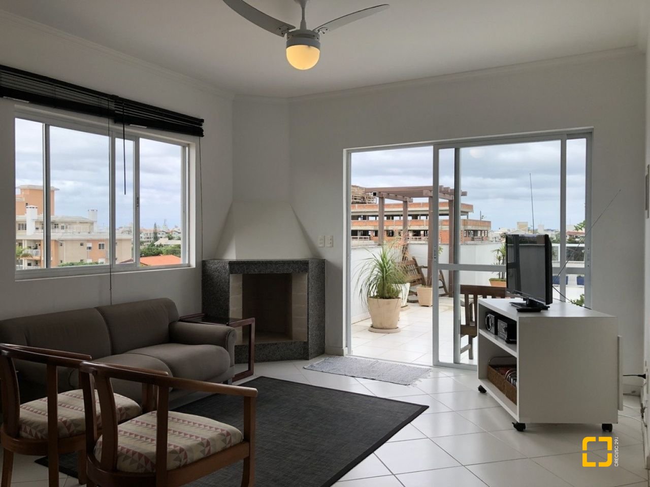 Cobertura com 139m², 2 quartos (sendo 1 suíte), 1 garagem, no bairro Ingleses do Rio Vermelho em Florianópolis