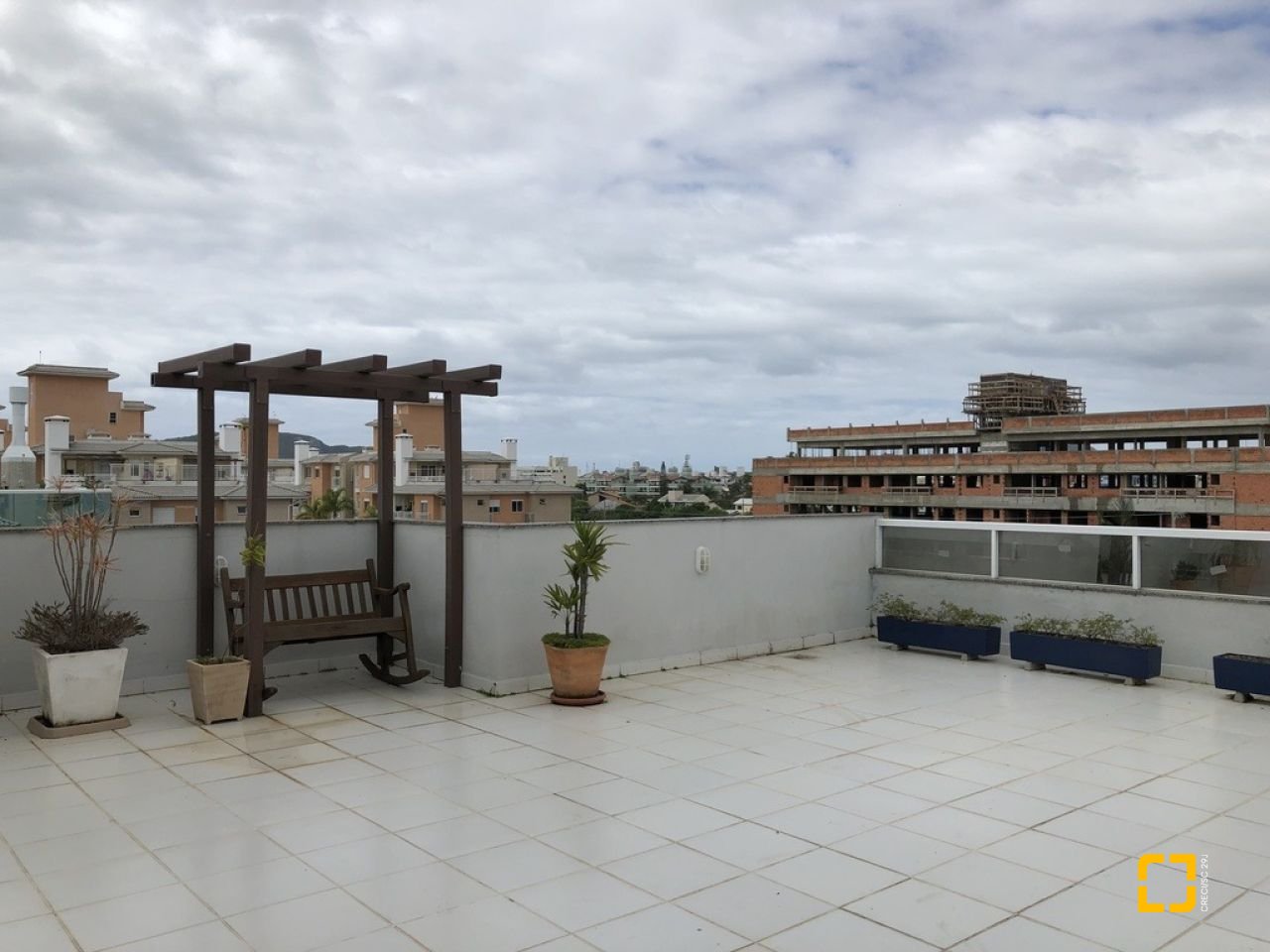 Cobertura com 139m², 2 quartos (sendo 1 suíte), 1 garagem, no bairro Ingleses do Rio Vermelho em Florianópolis