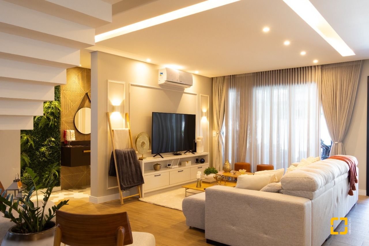 Casa de Condomínio com 346m², 3 quartos (sendo 3 suítes), 2 garagens, no bairro Vargem Pequena em Florianópolis