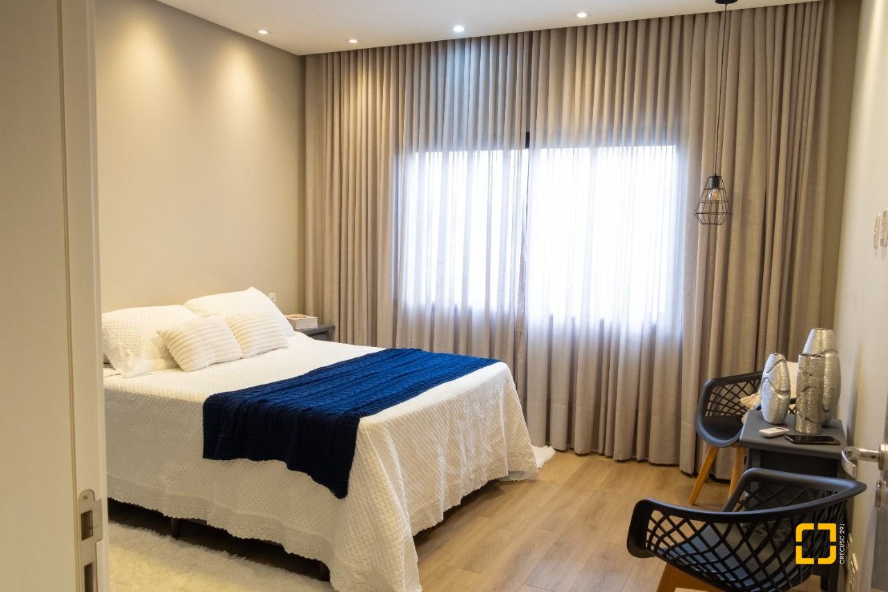 Casa de Condomínio com 346m², 3 quartos (sendo 3 suítes), 2 garagens, no bairro Vargem Pequena em Florianópolis