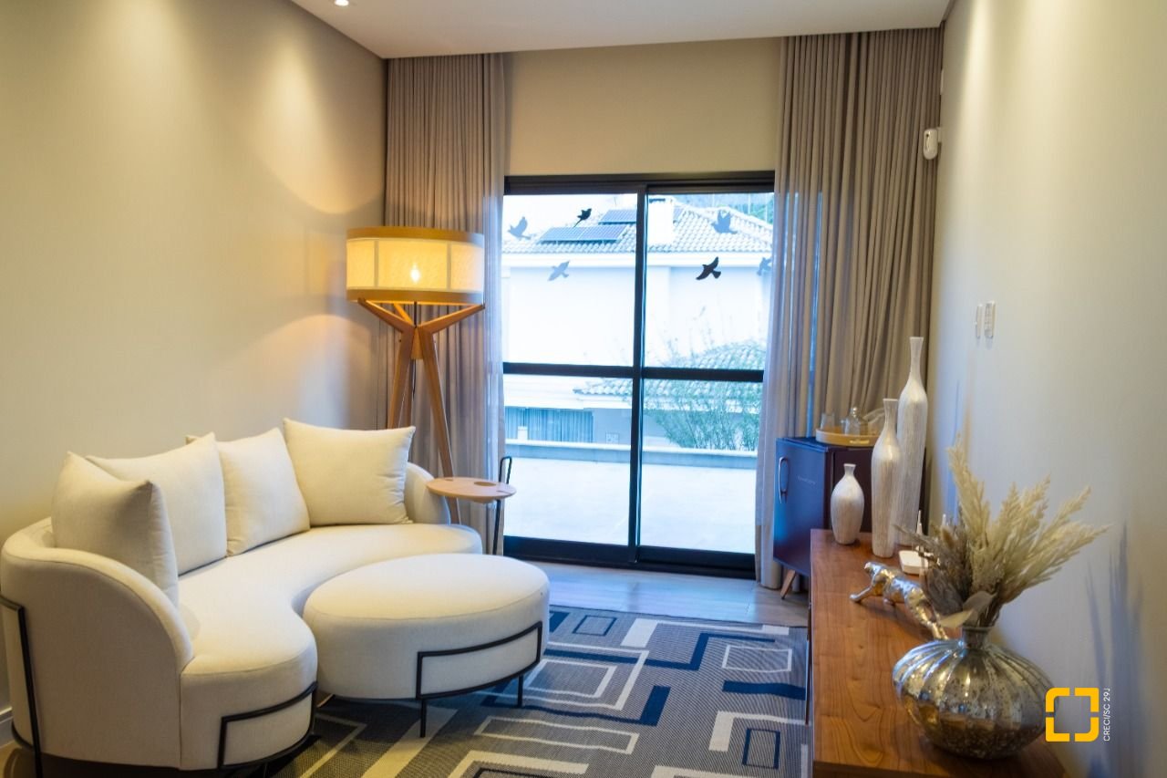 Casa de Condomínio com 346m², 3 quartos (sendo 3 suítes), 2 garagens, no bairro Vargem Pequena em Florianópolis