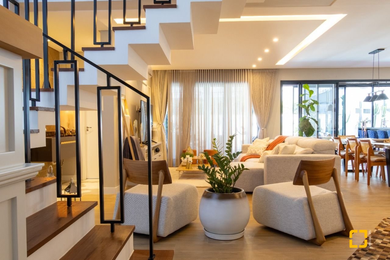Casa de Condomínio com 346m², 3 quartos (sendo 3 suítes), 2 garagens, no bairro Vargem Pequena em Florianópolis