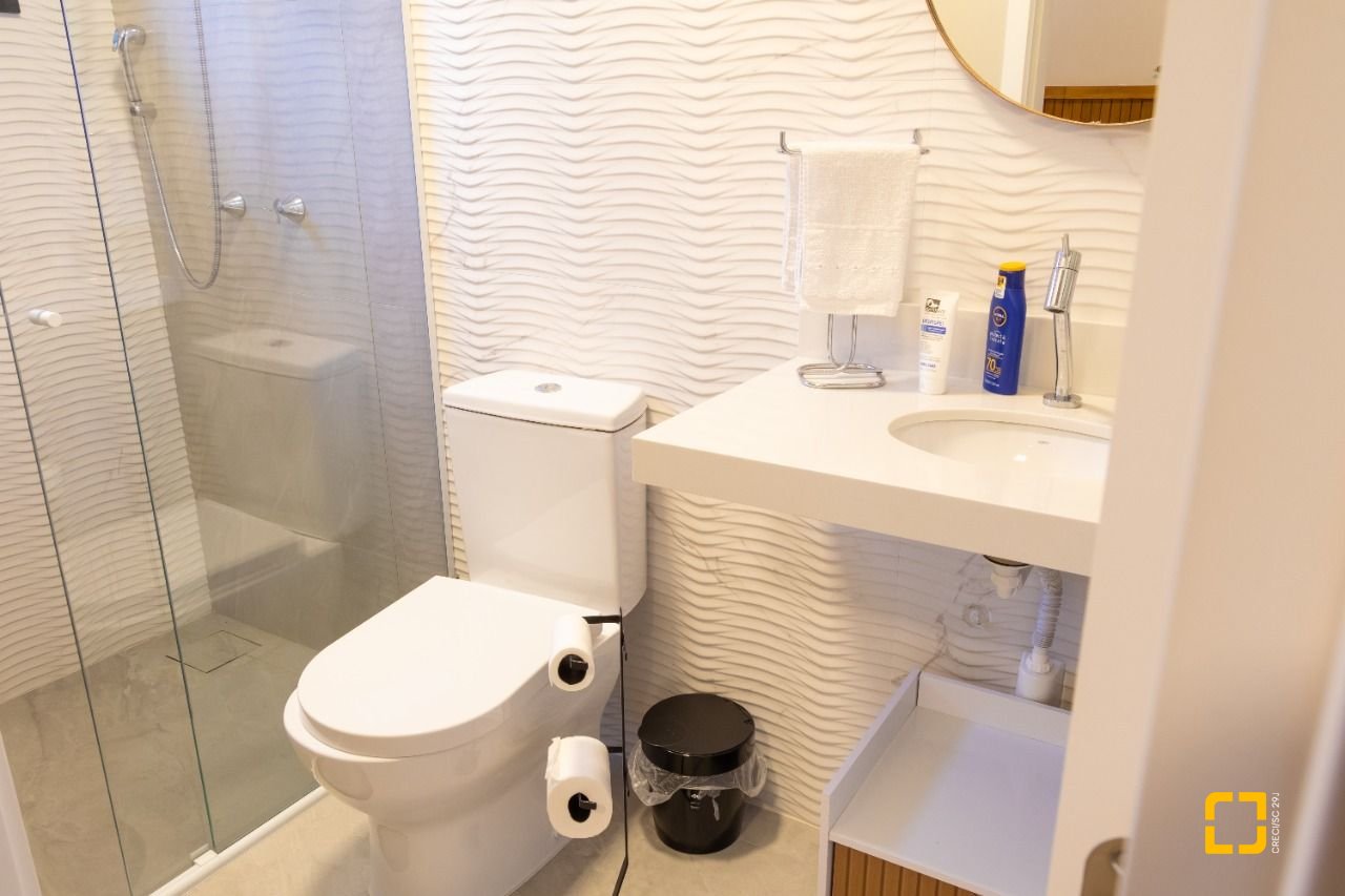 Casa de Condomínio com 346m², 3 quartos (sendo 3 suítes), 2 garagens, no bairro Vargem Pequena em Florianópolis