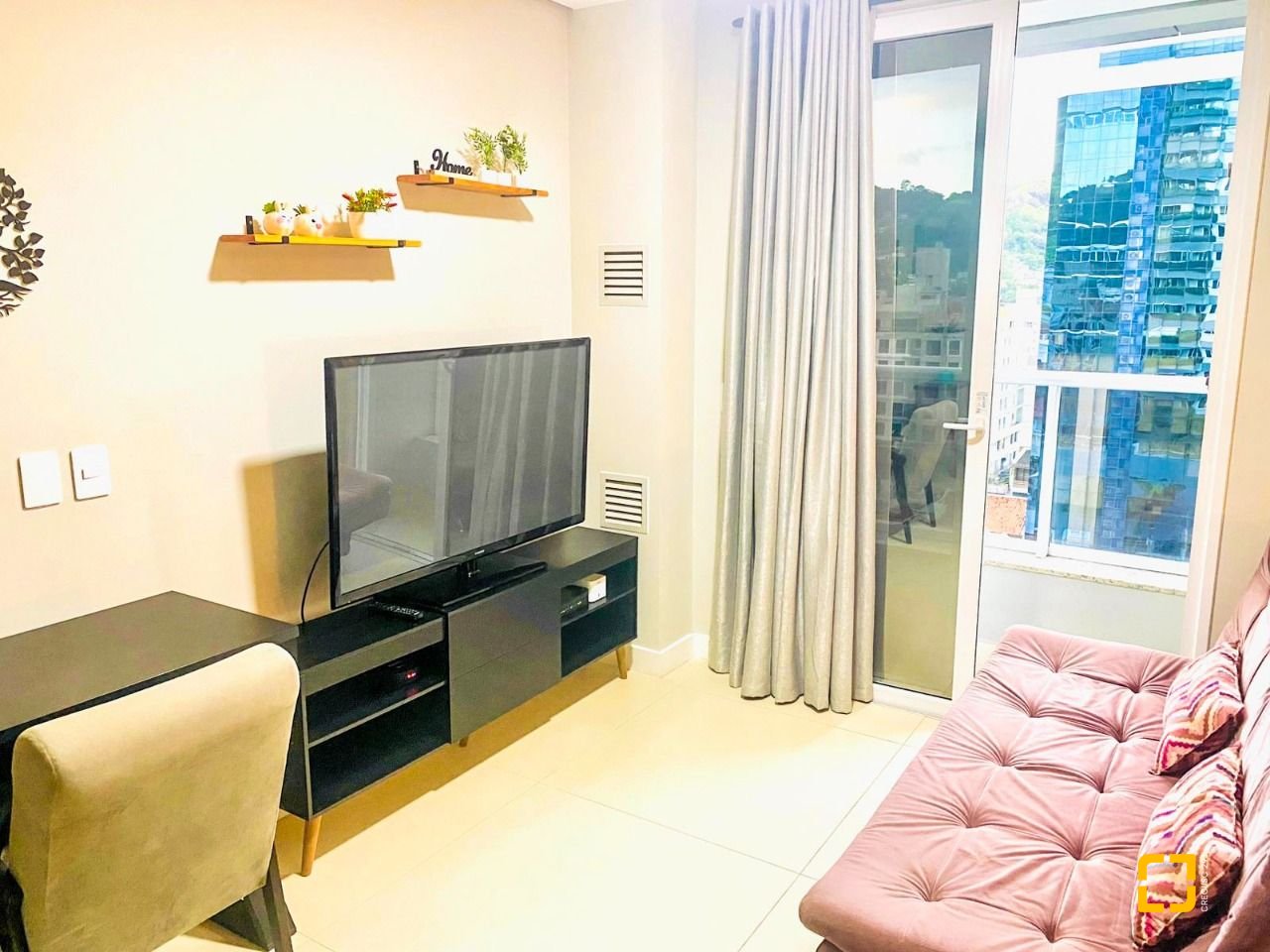 Studio com 39m², 1 quarto, 1 garagem, no bairro Centro em Florianópolis
