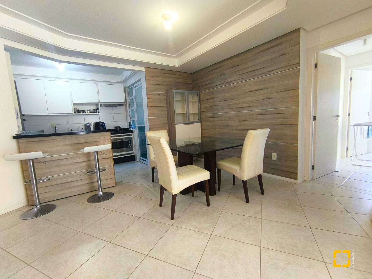 Apartamento com 103m², 4 quartos (sendo 1 suíte), 2 garagens, no bairro Itacorubi em Florianópolis