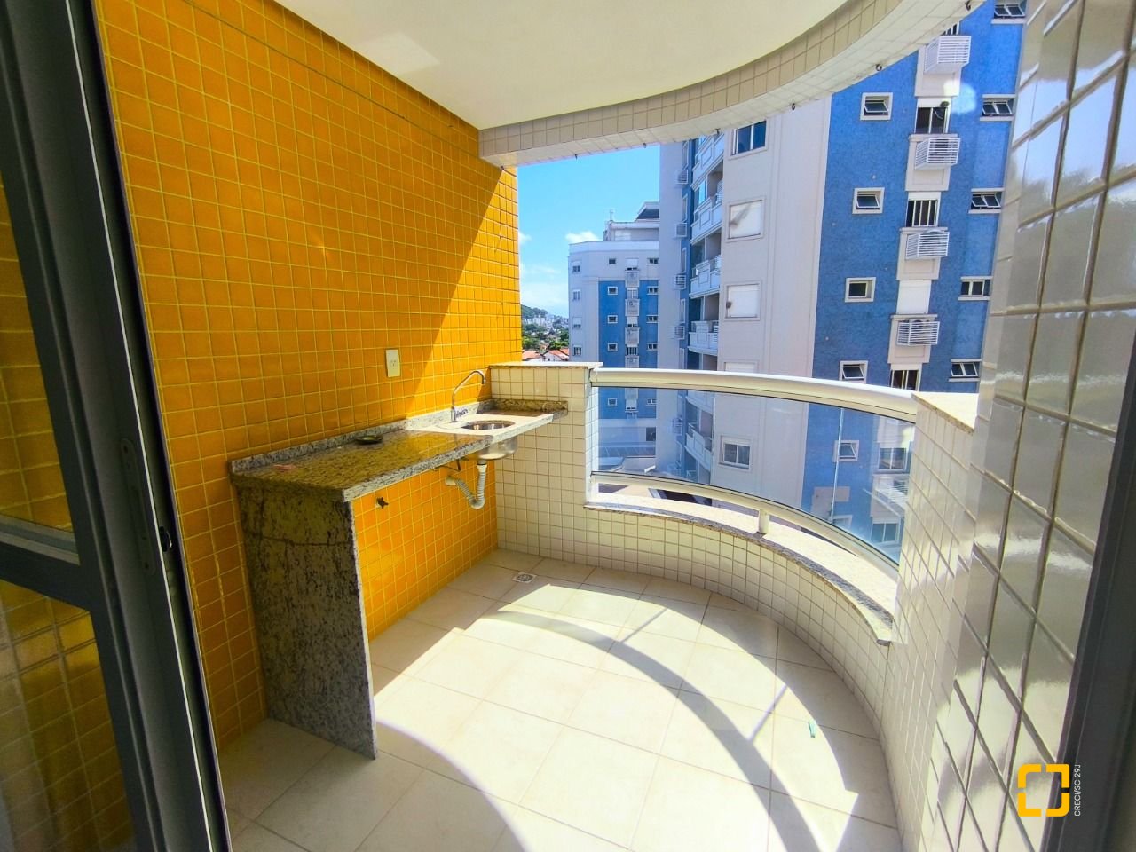 Apartamento com 103m², 4 quartos (sendo 1 suíte), 2 garagens, no bairro Itacorubi em Florianópolis