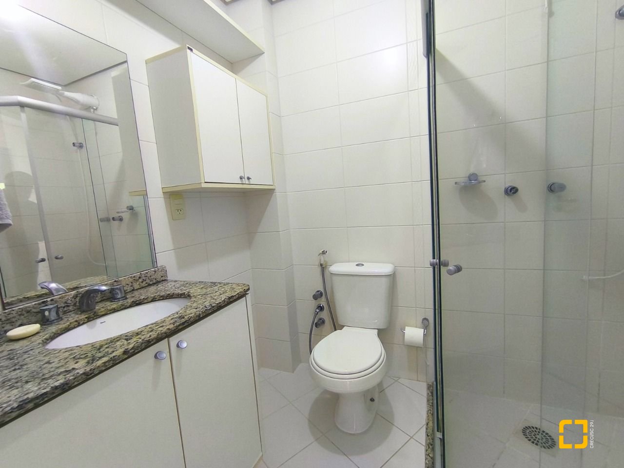 Apartamento com 103m², 4 quartos (sendo 1 suíte), 2 garagens, no bairro Itacorubi em Florianópolis