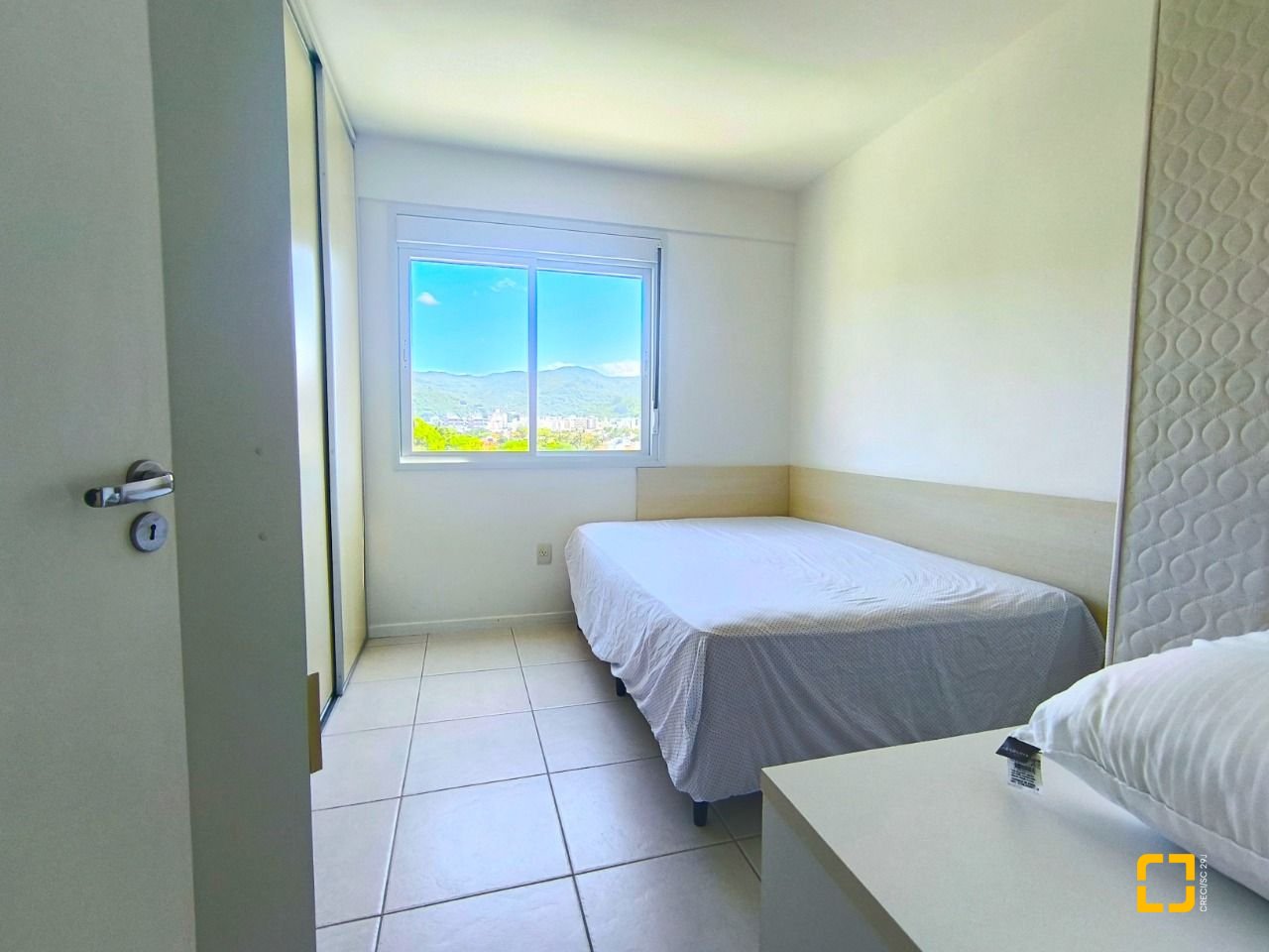 Apartamento com 103m², 4 quartos (sendo 1 suíte), 2 garagens, no bairro Itacorubi em Florianópolis