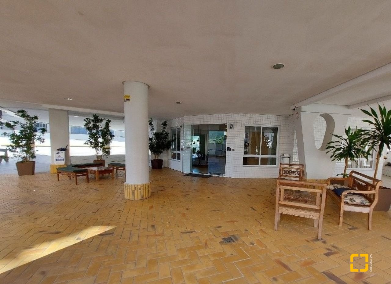 Apartamento com 103m², 4 quartos (sendo 1 suíte), 2 garagens, no bairro Itacorubi em Florianópolis