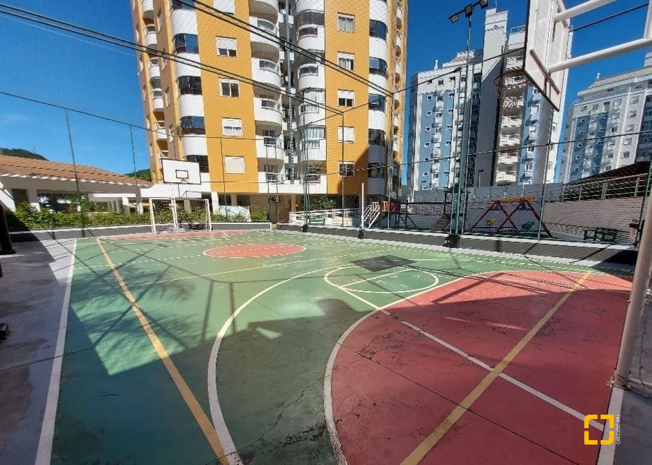 Apartamento com 103m², 4 quartos (sendo 1 suíte), 2 garagens, no bairro Itacorubi em Florianópolis