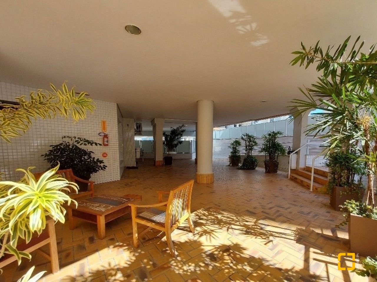 Apartamento com 103m², 4 quartos (sendo 1 suíte), 2 garagens, no bairro Itacorubi em Florianópolis