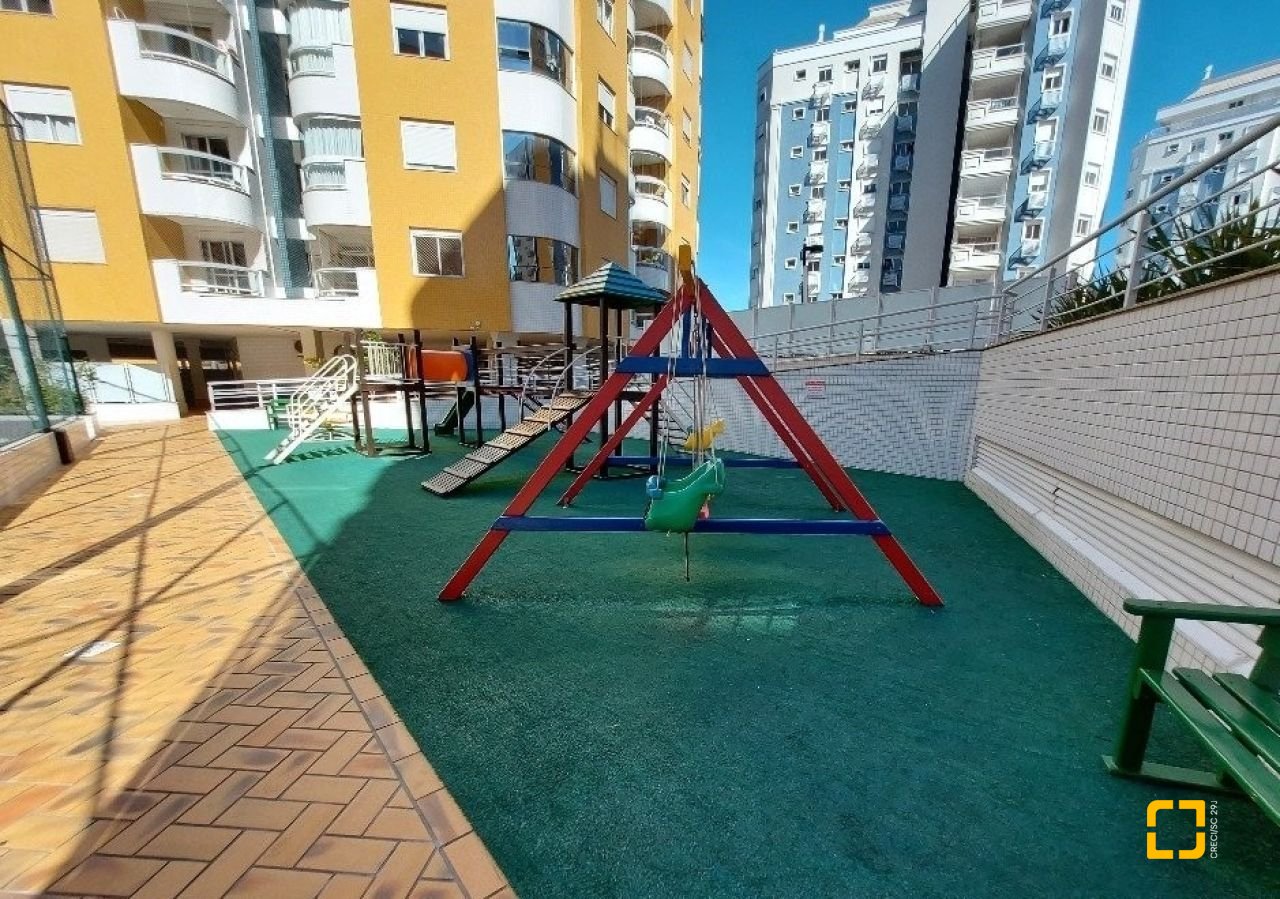Apartamento com 103m², 4 quartos (sendo 1 suíte), 2 garagens, no bairro Itacorubi em Florianópolis