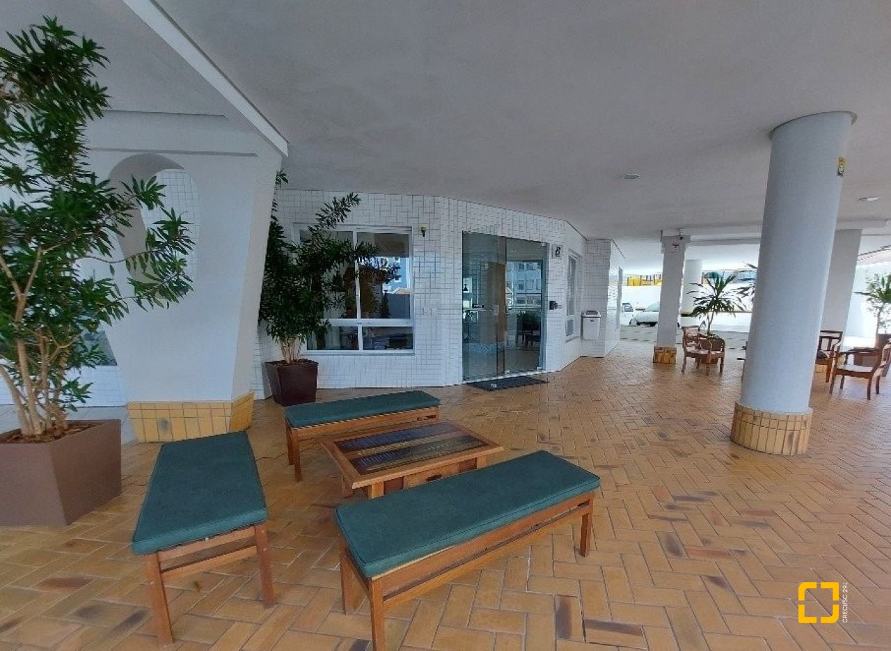 Apartamento com 103m², 4 quartos (sendo 1 suíte), 2 garagens, no bairro Itacorubi em Florianópolis