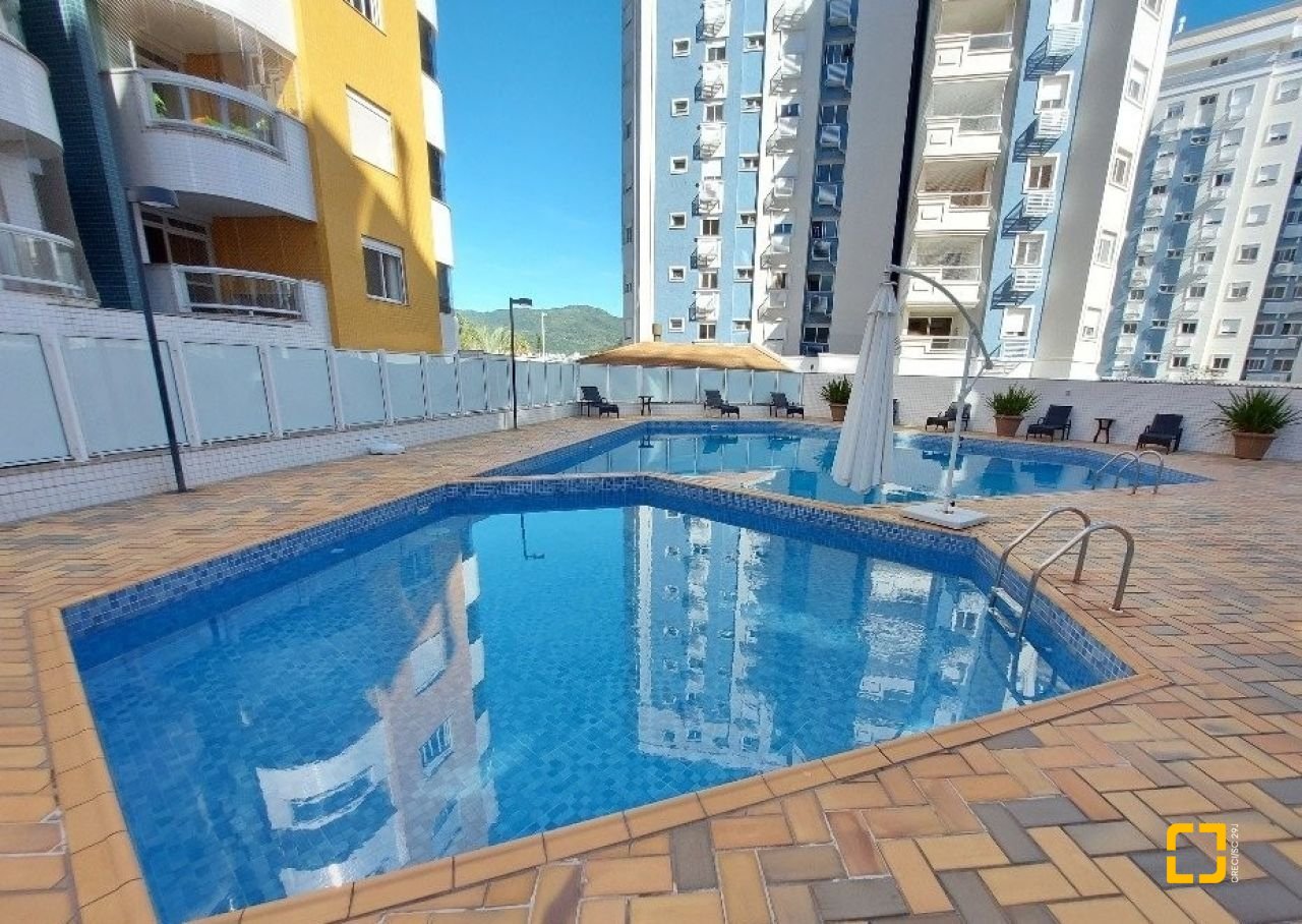 Apartamento com 103m², 4 quartos (sendo 1 suíte), 2 garagens, no bairro Itacorubi em Florianópolis