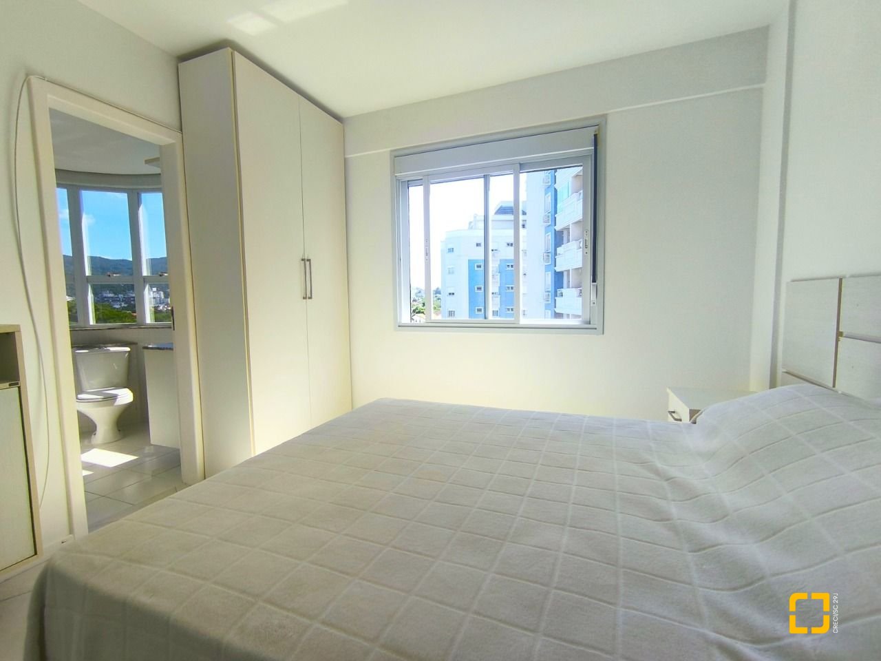 Apartamento com 103m², 4 quartos (sendo 1 suíte), 2 garagens, no bairro Itacorubi em Florianópolis
