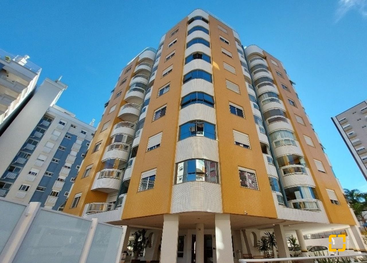 Apartamento com 103m², 4 quartos (sendo 1 suíte), 2 garagens, no bairro Itacorubi em Florianópolis