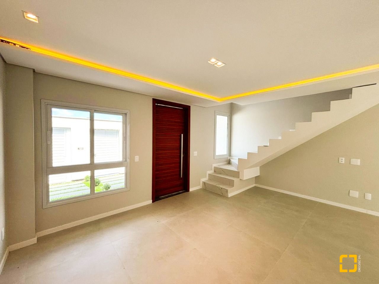Casa com 138m², 3 quartos (sendo 3 suítes), 2 garagens, no bairro Ingleses do Rio Vermelho em Florianópolis