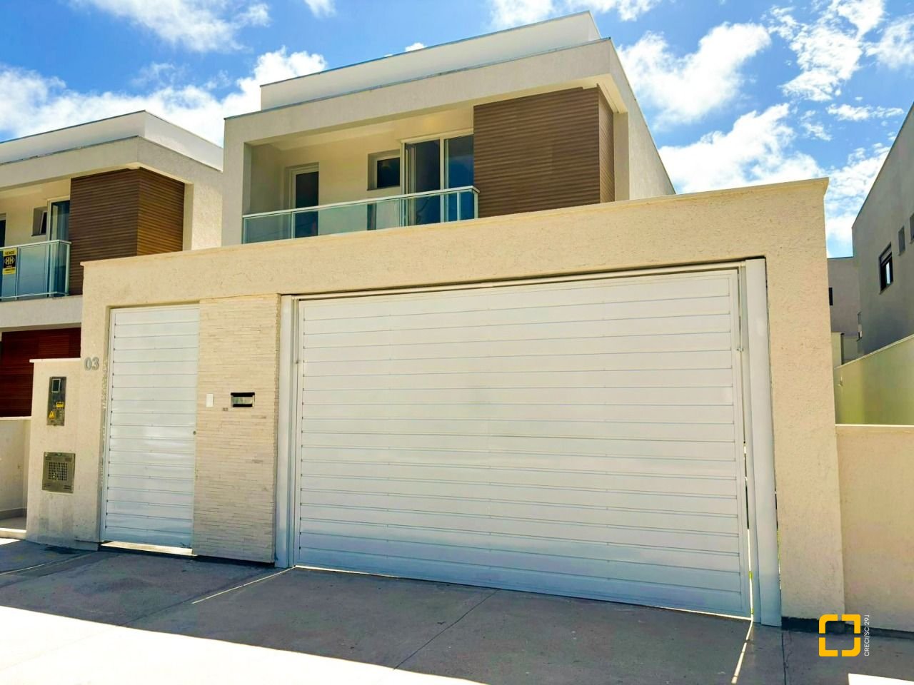 Casa com 138m², 3 quartos (sendo 3 suítes), 2 garagens, no bairro Ingleses do Rio Vermelho em Florianópolis