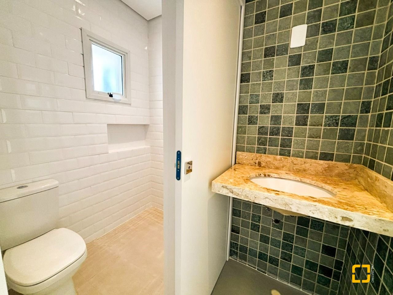 Casa com 138m², 3 quartos (sendo 3 suítes), 2 garagens, no bairro Ingleses do Rio Vermelho em Florianópolis