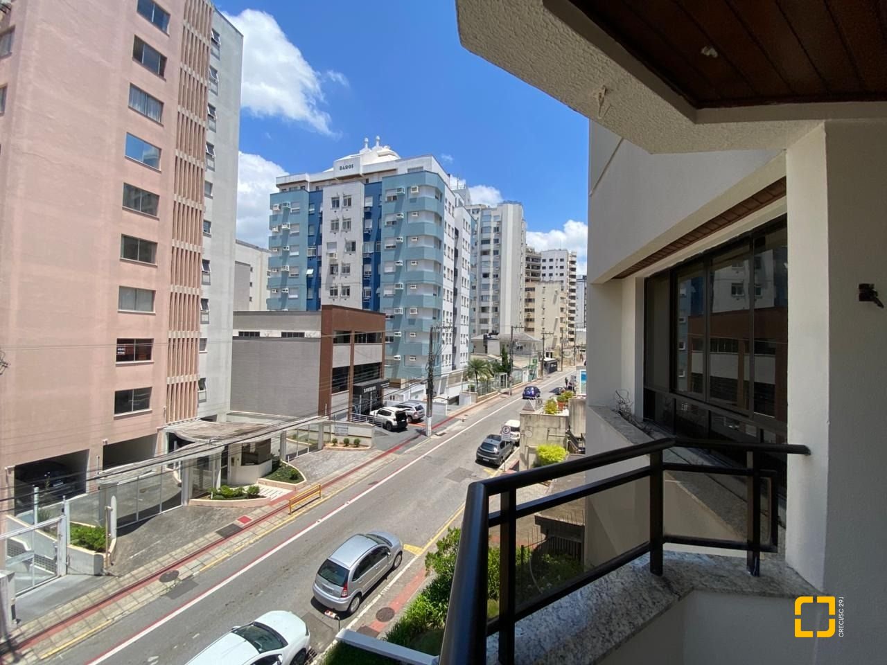 Apartamento com 254m², 6 quartos (sendo 3 suítes), 2 garagens, no bairro Centro em Florianópolis