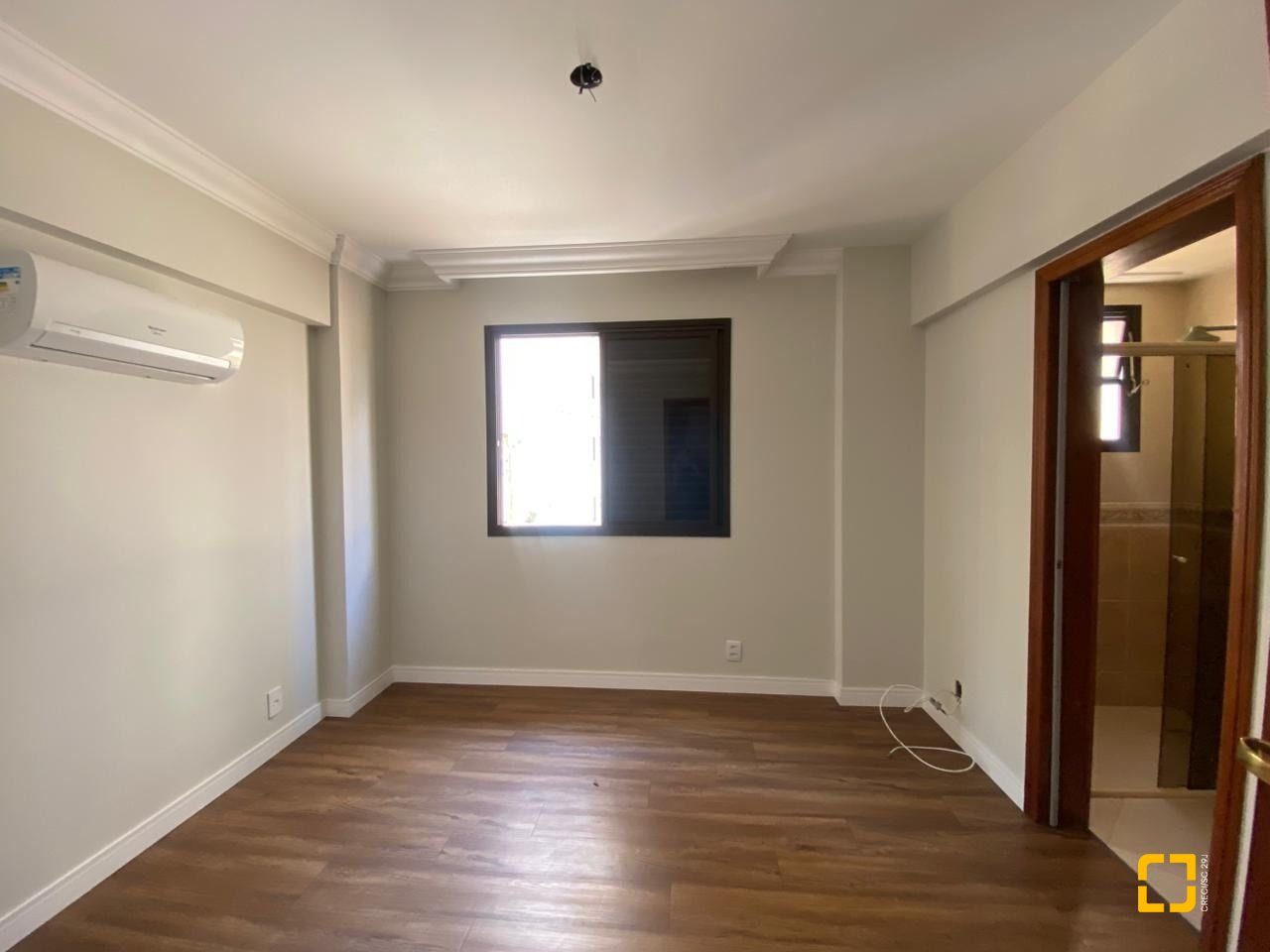 Apartamento com 254m², 6 quartos (sendo 3 suítes), 2 garagens, no bairro Centro em Florianópolis