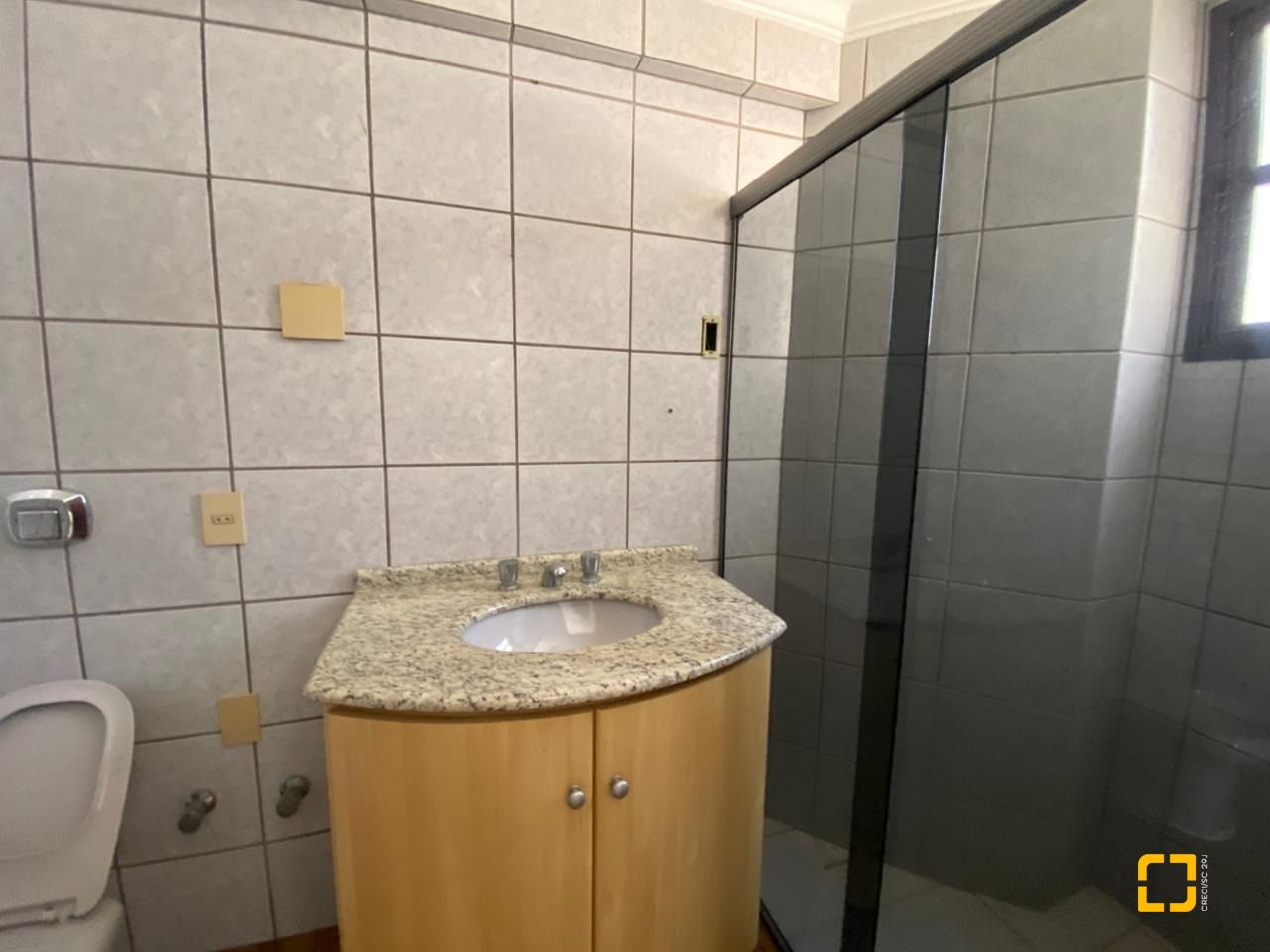Apartamento com 254m², 6 quartos (sendo 3 suítes), 2 garagens, no bairro Centro em Florianópolis
