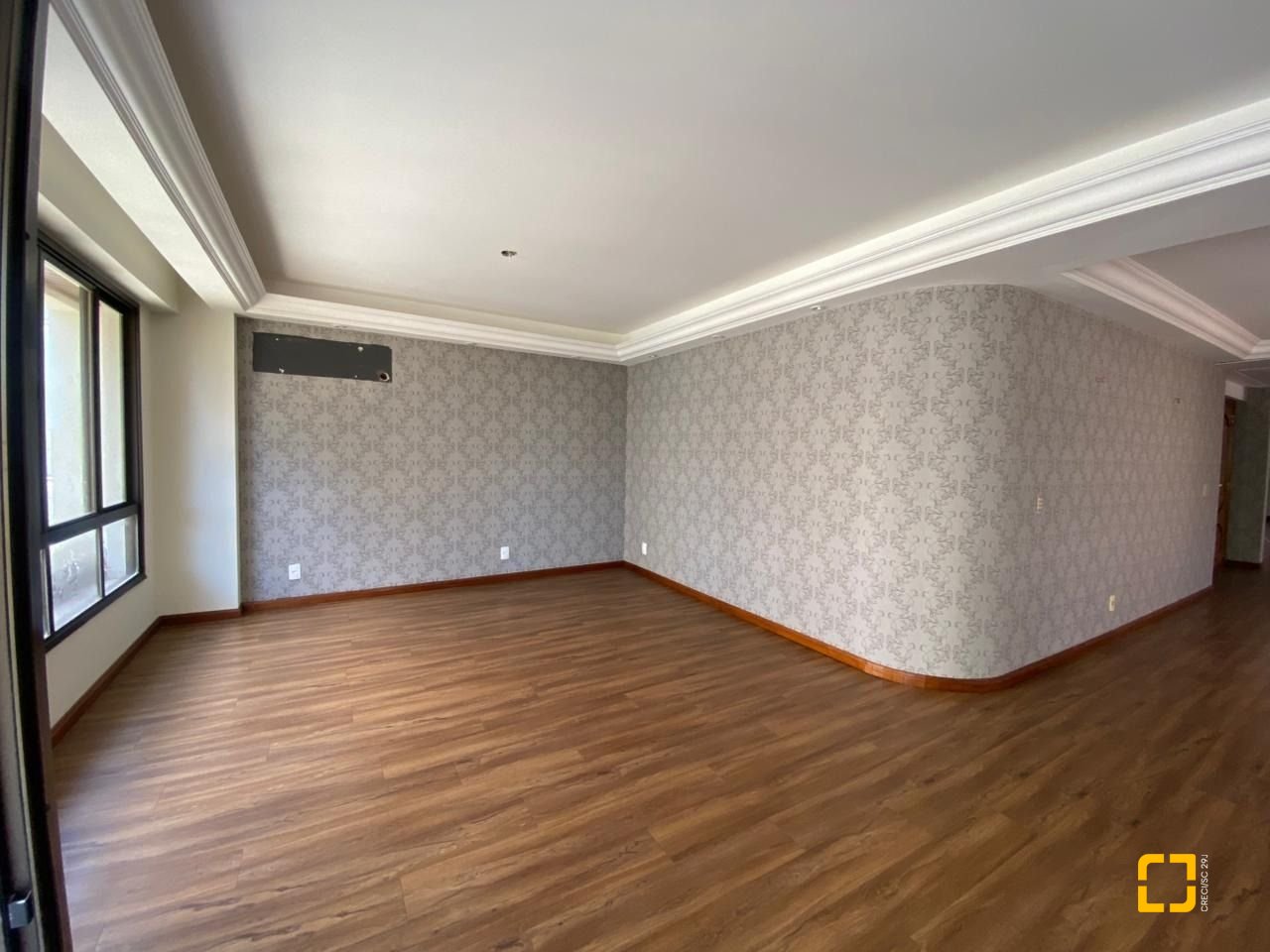 Apartamento com 254m², 6 quartos (sendo 3 suítes), 2 garagens, no bairro Centro em Florianópolis