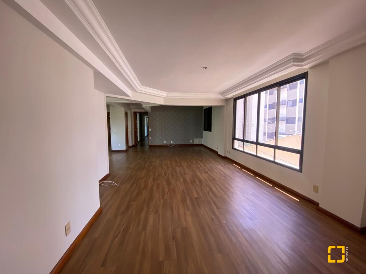 Apartamento com 254m², 6 quartos (sendo 3 suítes), 2 garagens, no bairro Centro em Florianópolis