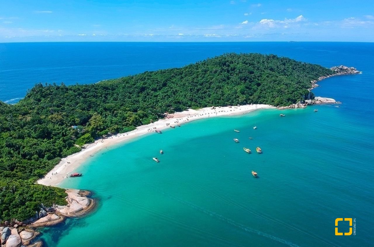 Casa com 130m², 5 quartos (sendo 1 suíte), 2 garagens, no bairro Campeche em Florianópolis