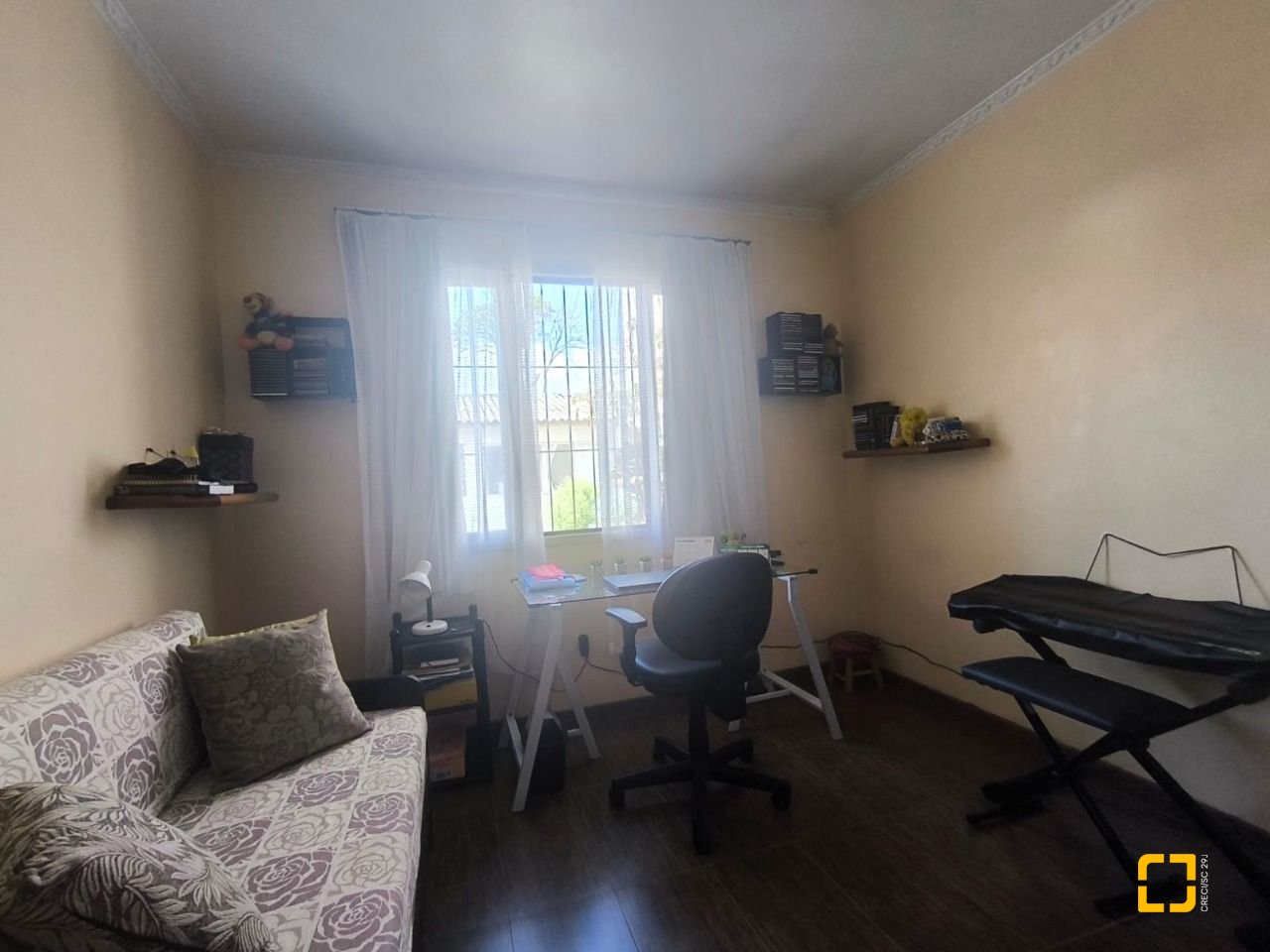 Casa com 153m², 3 quartos (sendo 1 suíte), no bairro Parque São Jorge em Florianópolis