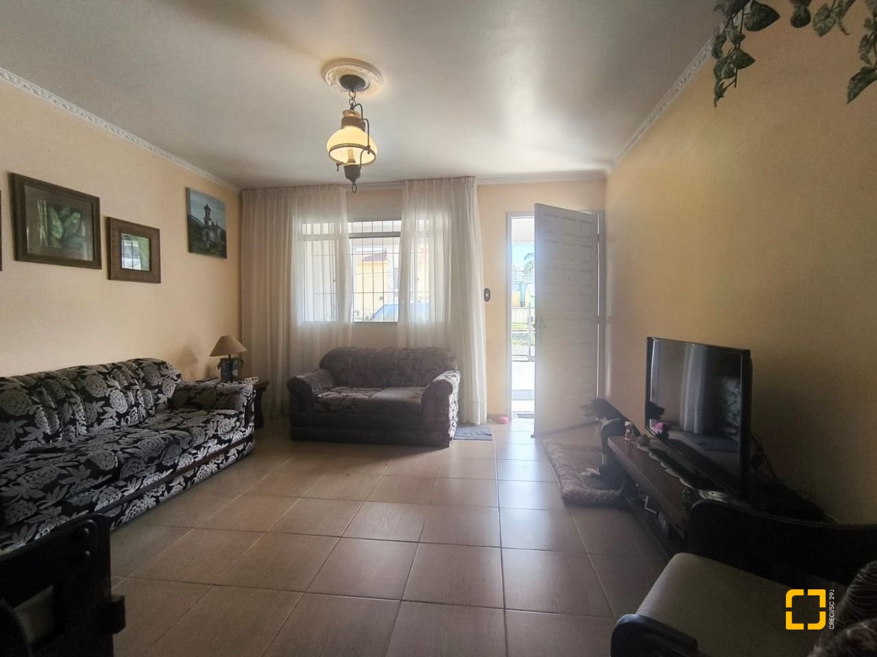 Casa com 153m², 3 quartos (sendo 1 suíte), no bairro Parque São Jorge em Florianópolis