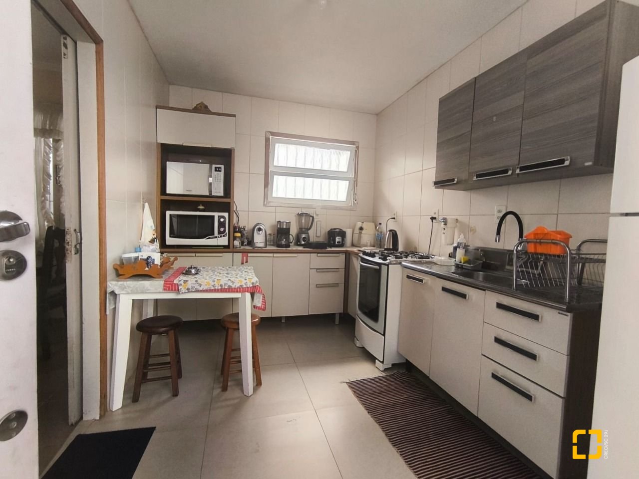 Casa com 153m², 3 quartos (sendo 1 suíte), no bairro Parque São Jorge em Florianópolis